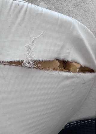 Sillón de ratán negro