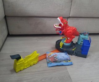 Pista Hot Wheels City T-Rex devorador