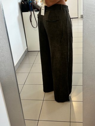 Pantalón Zara gris talla M