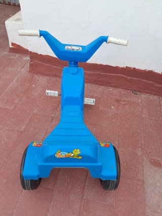Triciclo infantil azul