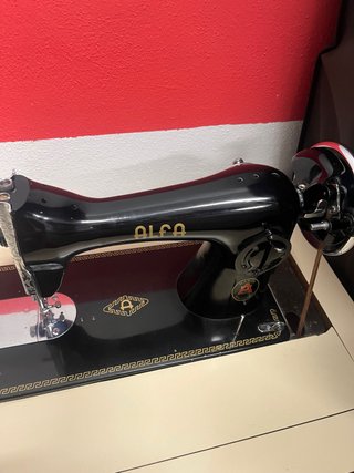 Máquina de coser Alfa