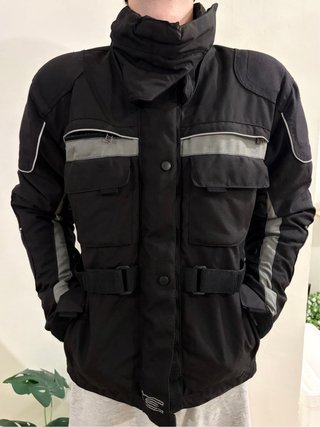 Chaqueta de moto negra