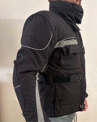 Chaqueta de moto negra