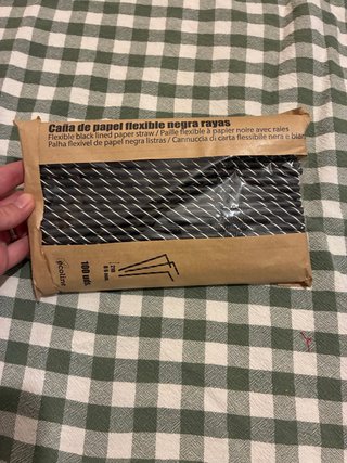 Pajitas de papel flexibles negras y blancas