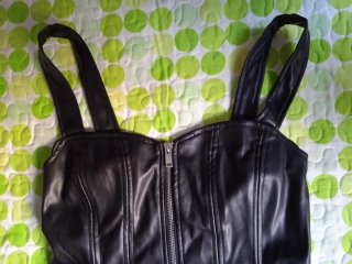 Vestido Negro Talla M efecto piel
