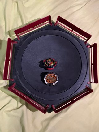 Beyblade Stadiums y Beyblades