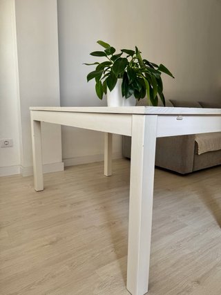 Mesa de comedor extensible blanca