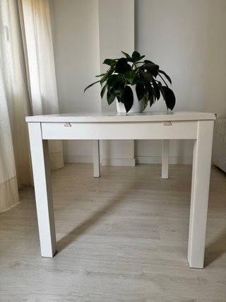 Mesa de comedor extensible blanca