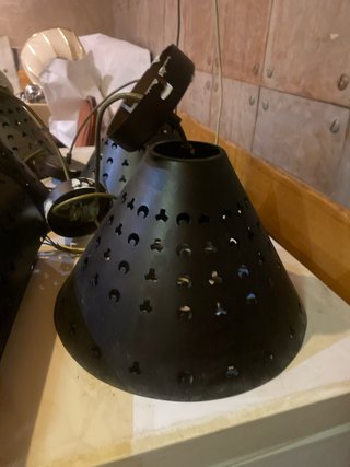 4 Lámparas de techo negras y doradas y 4 apliques