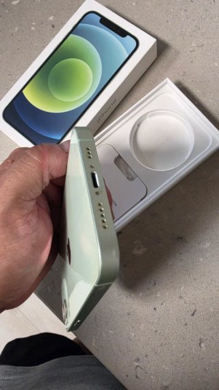 iPhone 12 Verde agua 64gb