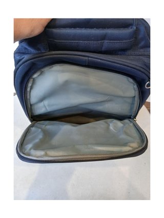 Mochila escolar azul con balón de fútbol