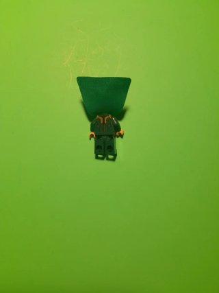 Minifigura Lego Loki con arma y capa