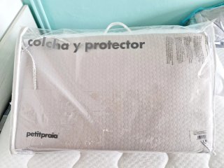 Petit Praia Colcha + Protector cuna + 3 Cojines