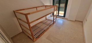 Literas de madera y tela