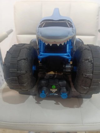 Monster Jam Monster Truck Teledirigido Megalodon