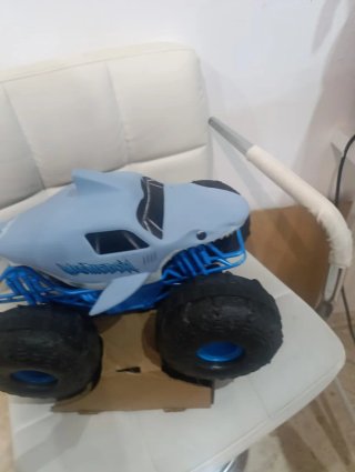 Monster Jam Monster Truck Teledirigido Megalodon