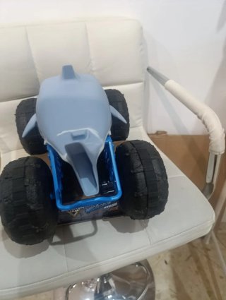 Monster Jam Monster Truck Teledirigido Megalodon