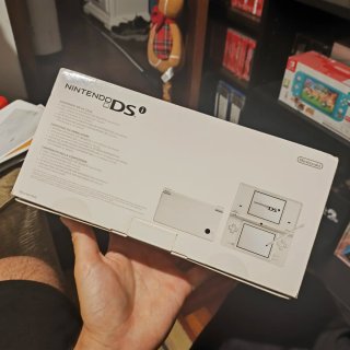 Caja Nintendo DSi y Manuales