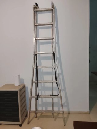 Escalera transformable 2 tramos. 2m35, cada tramo.