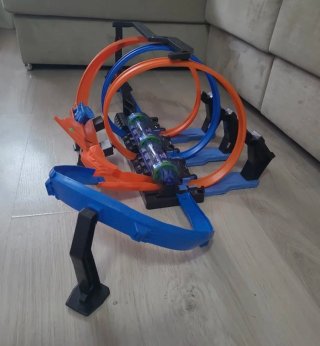 Pista Hot Wheels Triple looping