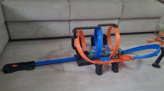Pista Hot Wheels Triple looping