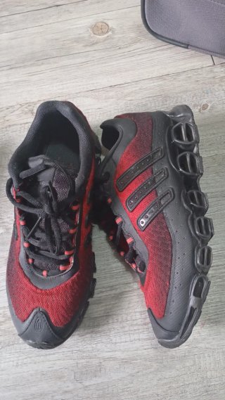 Adidas Zapatillas Deportivas Rojas y Negras