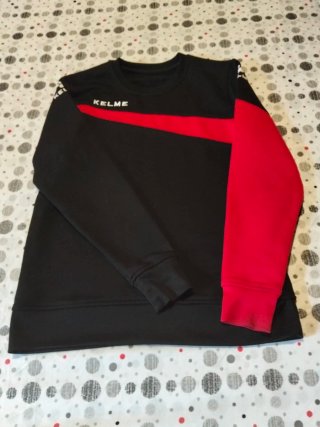 Sudadera Kelme niño negra y roja