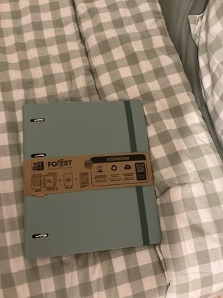 Archivador Oxford Verde Nuevo con cosas dentro