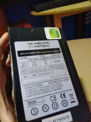 Fuente Alimentación Gaming Negra