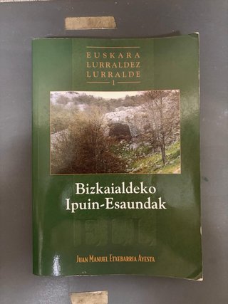 Libro “BIZKAIALDEKO IPUIN-ESAUNDAK”