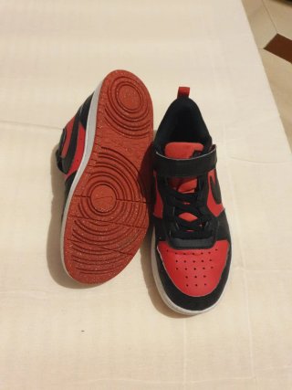 Zapatillas Nike Niño Rojas y Negras