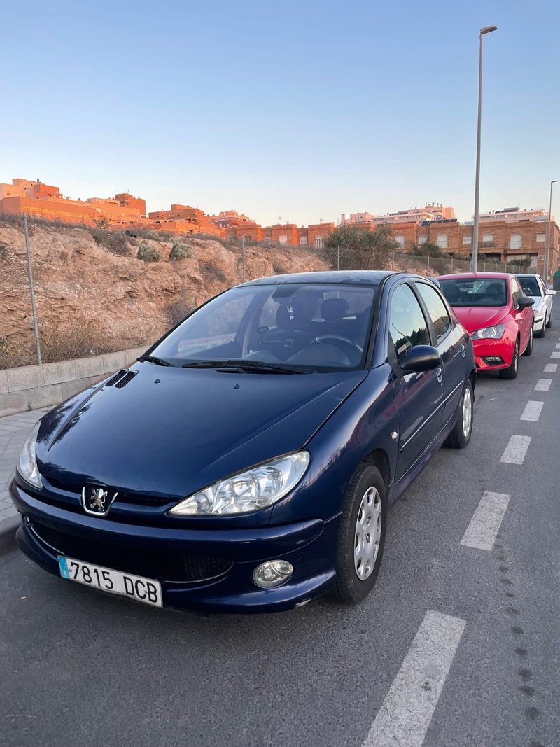 Peugeot 206 hdi 2.0 2005 - foto 1