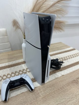 Consola PS5 Slim Lector 1TB Blanca/Negra
