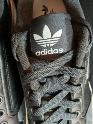Zapatillas Adidas Negras y Grises