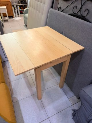 MESA DE COMEDOR PEQUEÑA EXTENSIBLE SEGUNDAMANO
