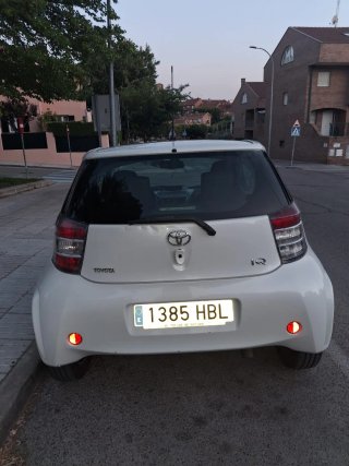 Toyota iQ 2011