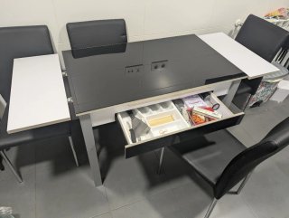 Mesa y 4 sillas de cocina negras