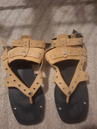 Sandalias romanas planas Asos beige T.38