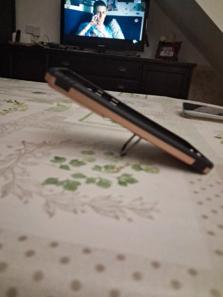 Funda rosapara móvil con soporte