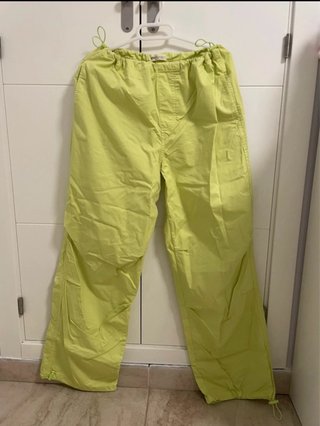 Pantalón verde fosforito