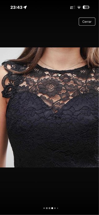 Vestido Lypsi negro con encaje