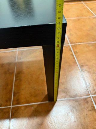 Mesita auxiliar negra de madera