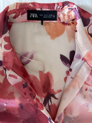 Conjunto Zara Blusa Floral y Shorts Rosa Talla S