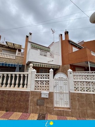 Casa adosada en venta en Nueva Torrevieja - Aguas Nuevas en Torrevieja