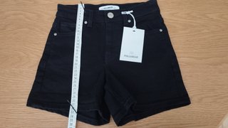 Pantalón corto negro Pull&Bear Talla 32