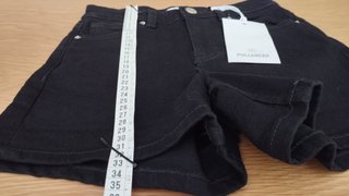 Pantalón corto negro Pull&Bear Talla 32
