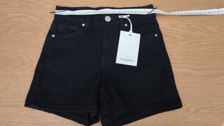 Pantalón corto negro Pull&Bear Talla 32