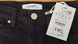 Pantalón corto negro Pull&Bear Talla 32