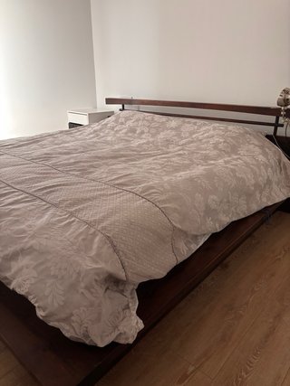 Cama de madera ébano de Bali, incluye colchón