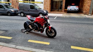 Ducati Monster 1200R Roja